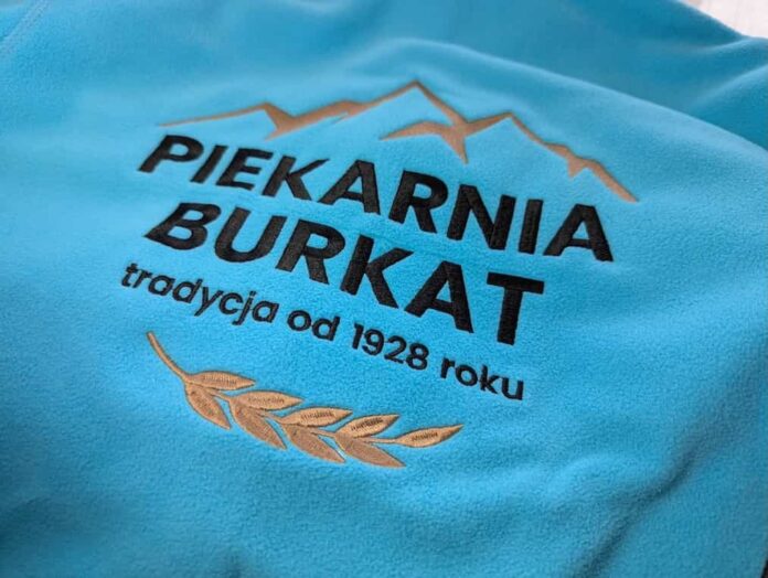 pxl_20250408_102905793 koszulka z logo